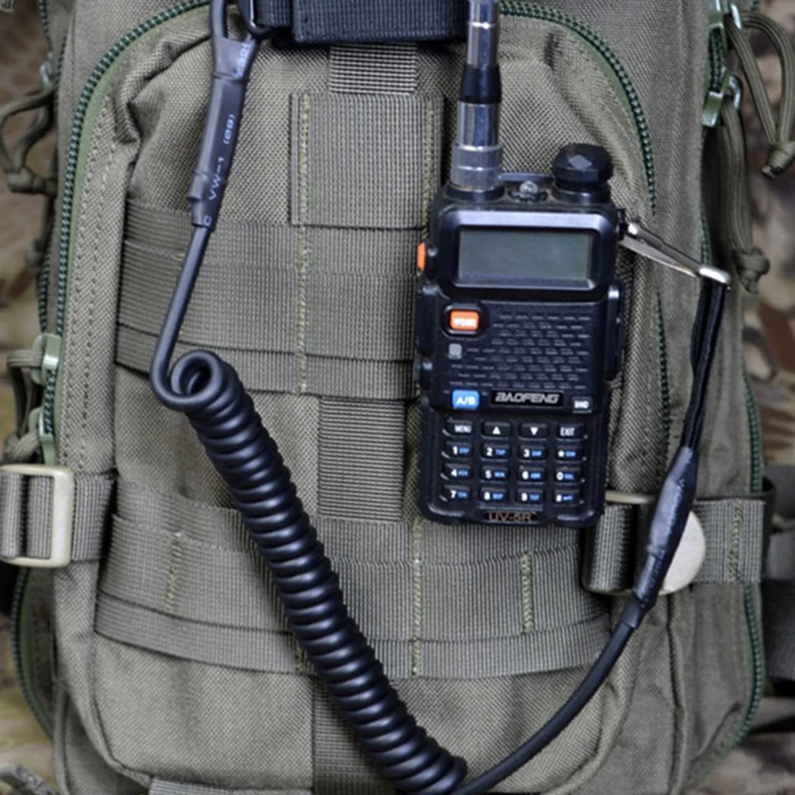 Paracord Tactical Lanyard Spiral Breloczek Linka zabezpieczająca Taśma na klucze Camping Smycz Anti-Lost Elastyczny Paracord Uchwyt RSG z karabińczykiem do wędkowania, wędrówek, polowania, wspinaczki