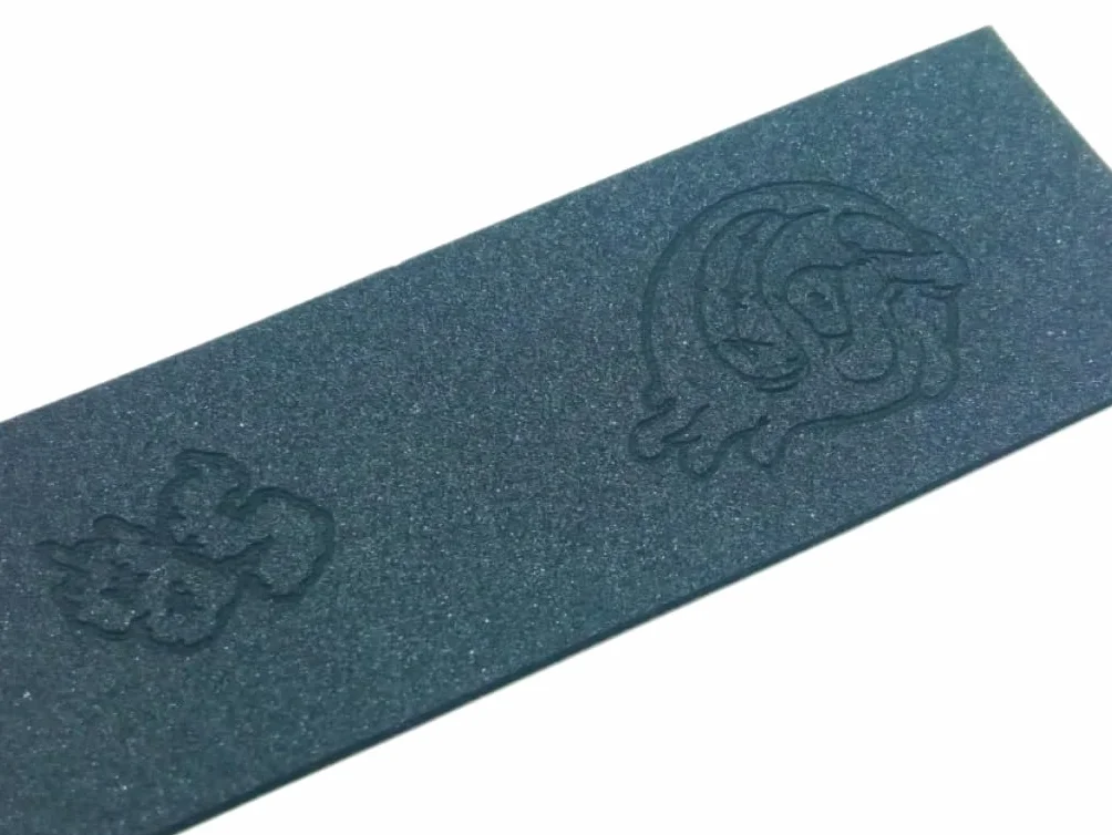 SPITBOARDS 5 laserowych wzorów 110 x 38 mm 1 mm czarne elementy do skate grip taśma komórkowa guma piankowa