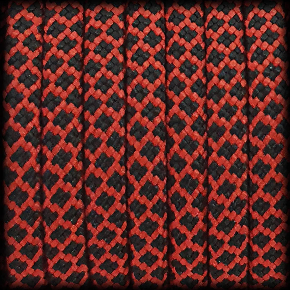 Ganzoo Paracord 550 linka 30 m 4 mm 7 rdzeni nylon/poliester czerwono-czarny do plecenia