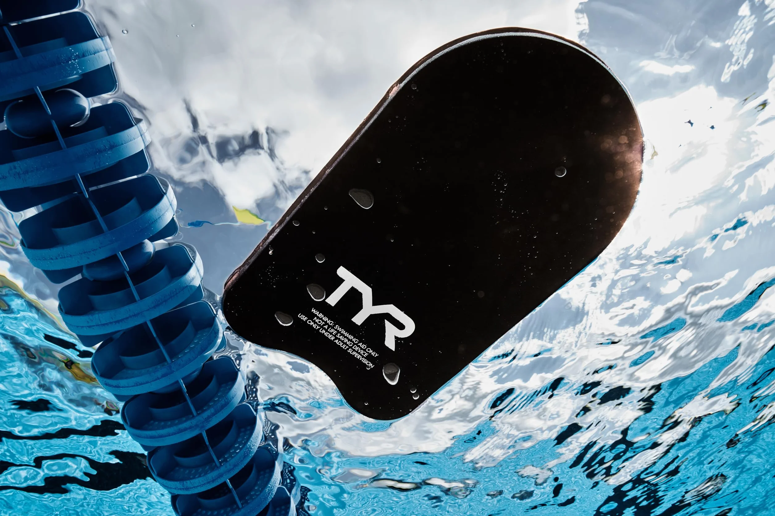TYR Kickboard